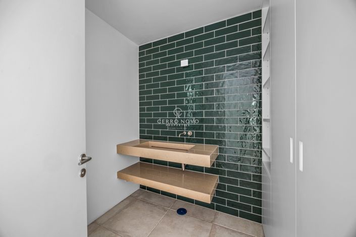 Image No.12-5 Bed Villa for sale