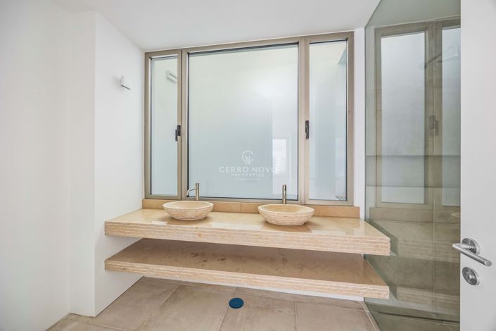 Image No.14-5 Bed Villa for sale