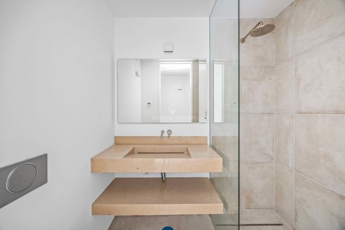 Image No.20-5 Bed Villa for sale