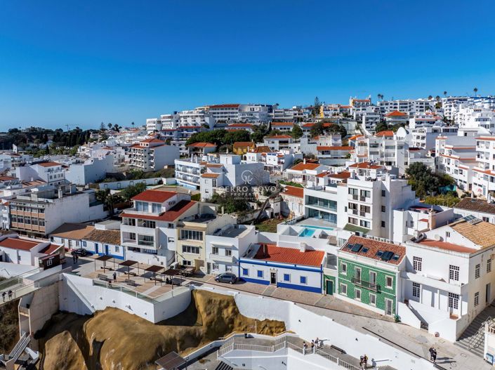 Image No.28-5 Bed Villa for sale