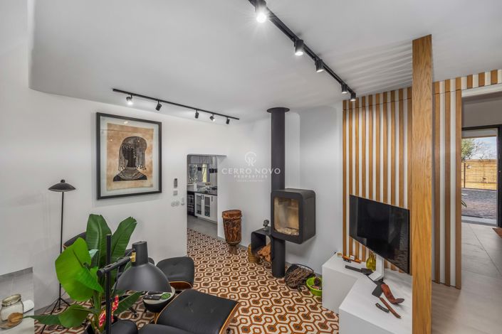 Image No.10-3 Bed Villa for sale