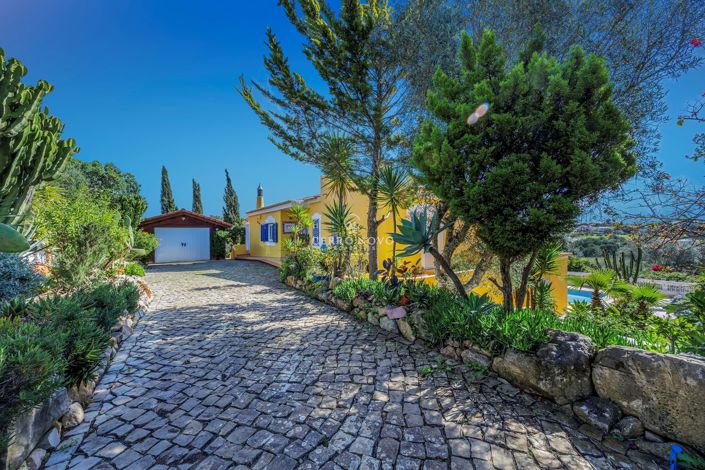 Image No.2-6 Bed Villa for sale