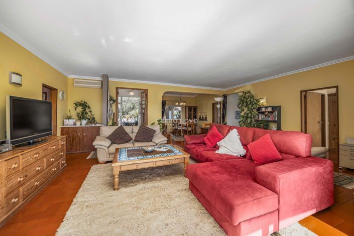 Image No.9-6 Bed Villa for sale