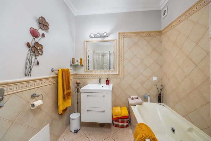 Image No.15-3 Bed Apartment for sale