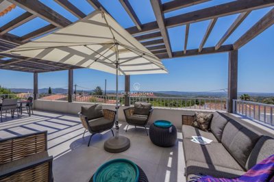 2419-341494-d4a7072701644bd18f6c9ffe77b802fa4