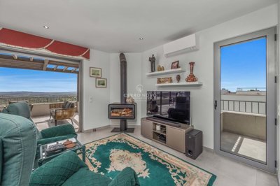 2419-341494-d4a7072701644bd18f6c9ffe77b802fa4