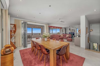 2419-341494-d4a7072701644bd18f6c9ffe77b802fa4