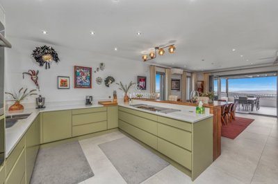 2419-341494-d4a7072701644bd18f6c9ffe77b802fa4