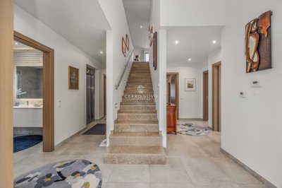 2419-341494-d4a7072701644bd18f6c9ffe77b802fa4