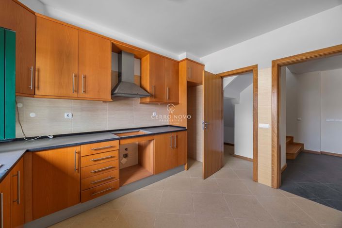 Image No.13-4 Bed Townhouse for sale