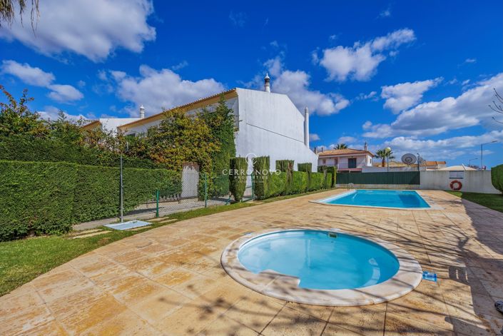 Image No.24-4 Bed Townhouse for sale