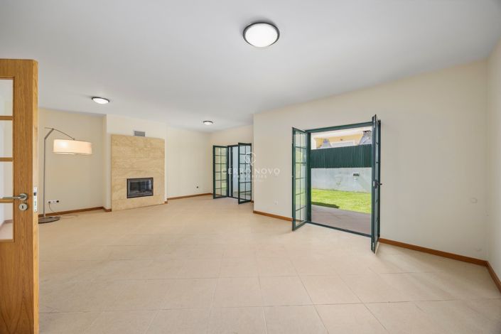 Image No.3-4 Bed Townhouse for sale