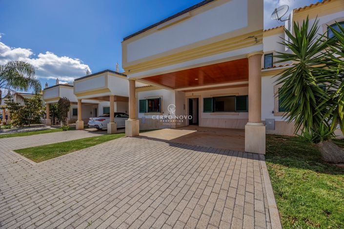 Image No.7-4 Bed Townhouse for sale