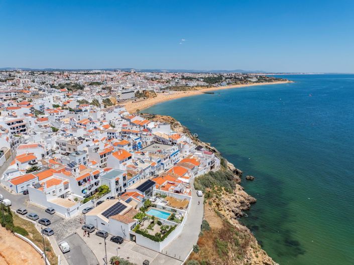 Image No.10-2 Bed Villa for sale