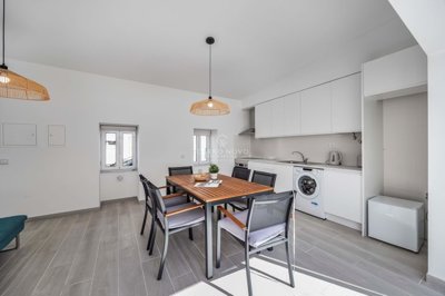 2419-245929-d4a7072701644bd18f6c9ffe77b802fa4