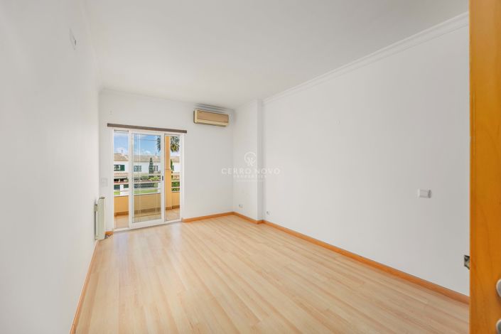 Image No.20-3 Bed Villa for sale