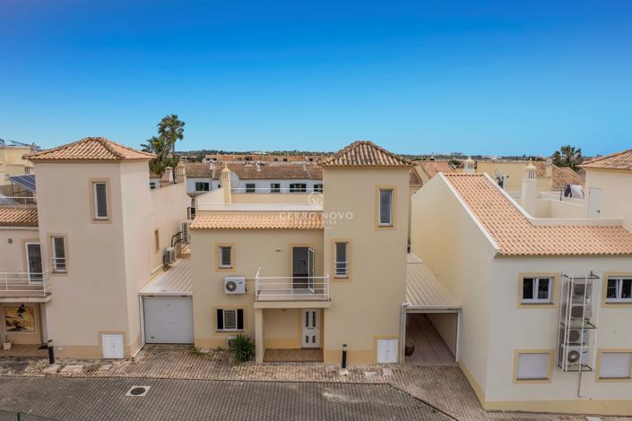 Image No.24-3 Bed Villa for sale