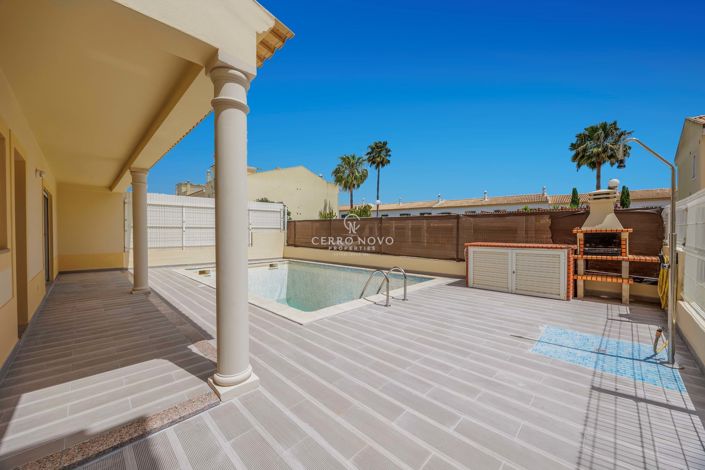 Image No.8-3 Bed Villa for sale