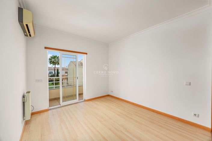 Image No.5-3 Bed Villa for sale