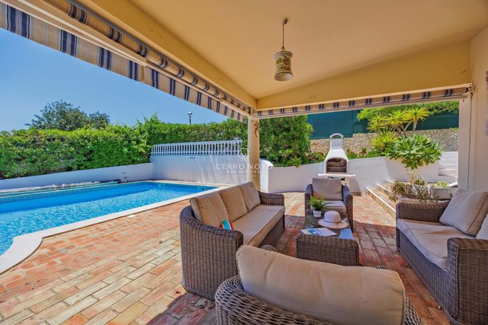 Image No.2-4 Bed Villa for sale