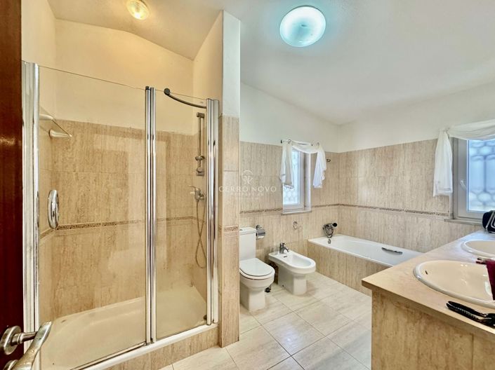 Image No.21-4 Bed Villa for sale