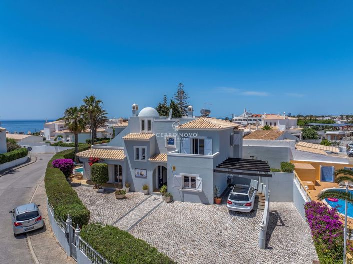Image No.1-4 Bed Villa for sale