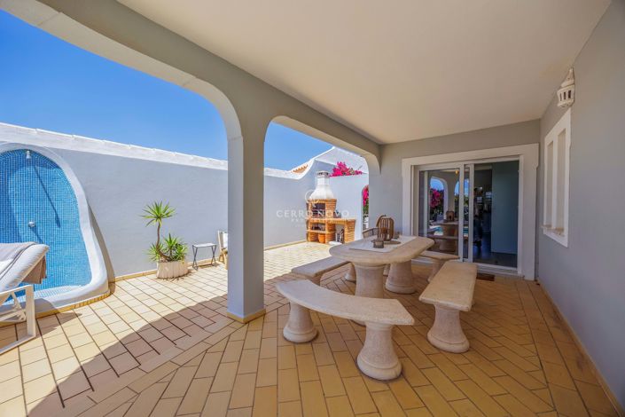 Image No.18-4 Bed Villa for sale