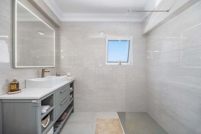 Image No.28-4 Bed Villa for sale