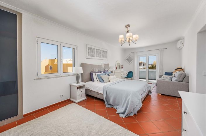 Image No.30-4 Bed Villa for sale