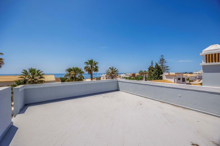 Image No.32-4 Bed Villa for sale