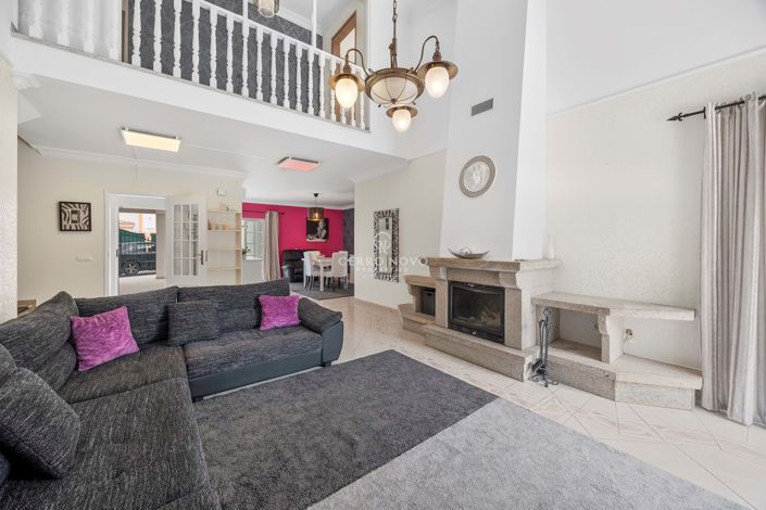 Image No.10-2 Bed Villa for sale