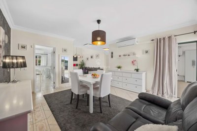 2419-343115-d4a7072701644bd18f6c9ffe77b802fa4