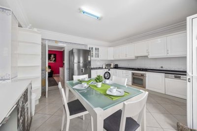 2419-343115-d4a7072701644bd18f6c9ffe77b802fa4