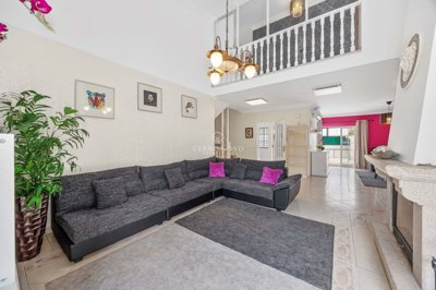 2419-343115-d4a7072701644bd18f6c9ffe77b802fa4