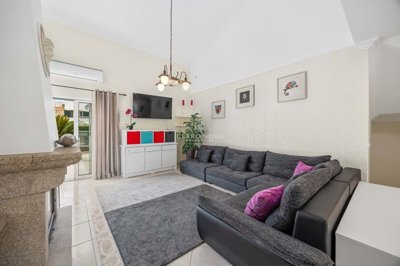 2419-343115-d4a7072701644bd18f6c9ffe77b802fa4