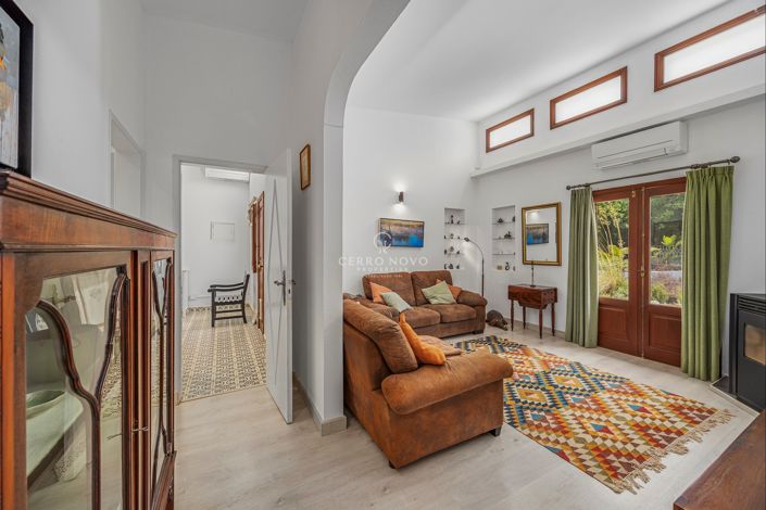 Image No.10-2 Bed Villa for sale