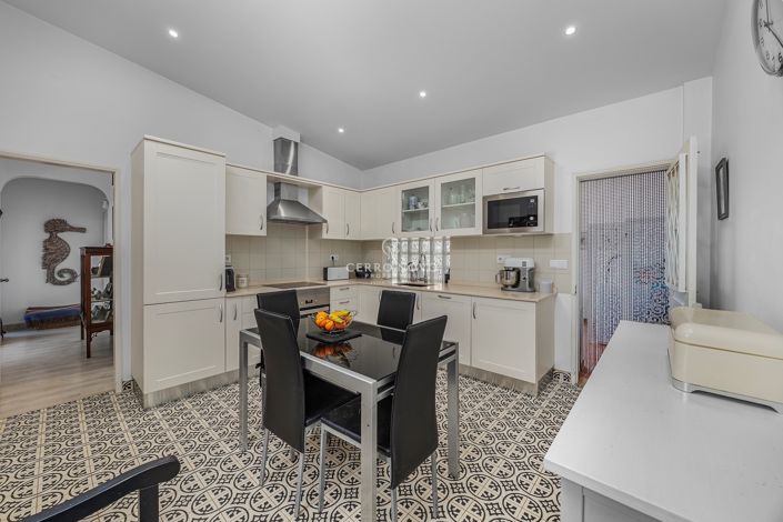 Image No.11-2 Bed Villa for sale