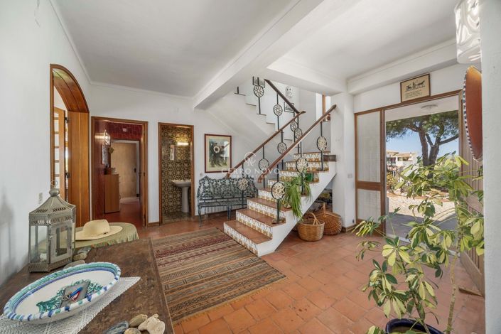 Image No.3-5 Bed Villa for sale