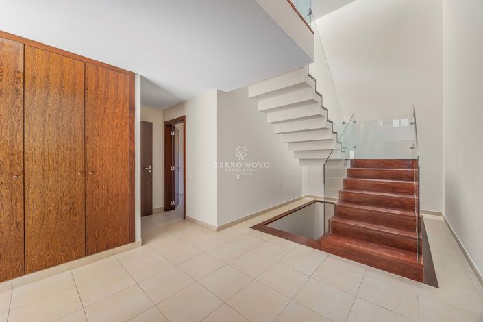 Image No.8-4 Bed Villa for sale