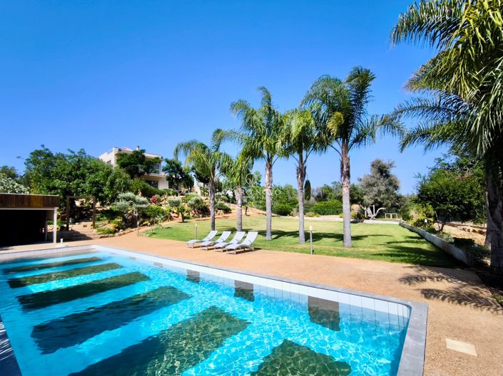 Image No.1-5 Bed Villa for sale
