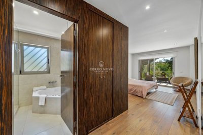 2419-356635-d4a7072701644bd18f6c9ffe77b802fa4