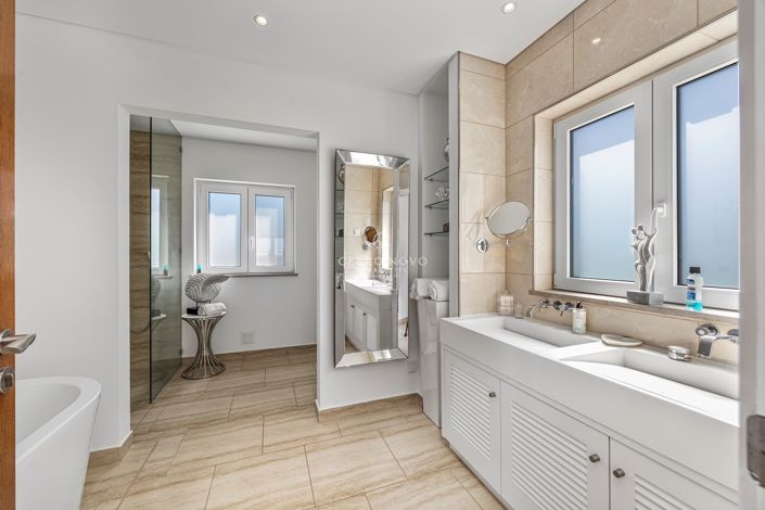 Image No.16-6 Bed Villa for sale