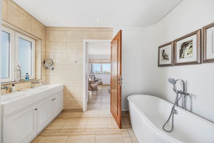 Image No.18-6 Bed Villa for sale