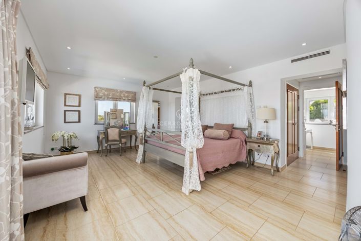 Image No.25-6 Bed Villa for sale