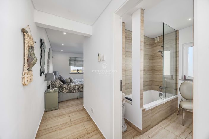 Image No.31-6 Bed Villa for sale