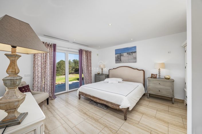 Image No.35-6 Bed Villa for sale