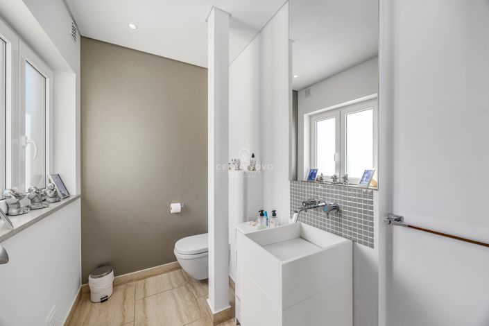 Image No.37-6 Bed Villa for sale