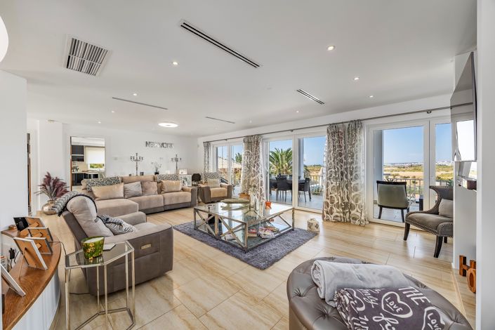 Image No.5-6 Bed Villa for sale