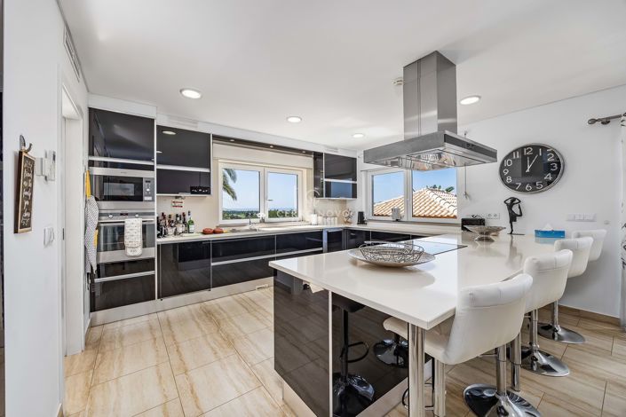 Image No.48-6 Bed Villa for sale