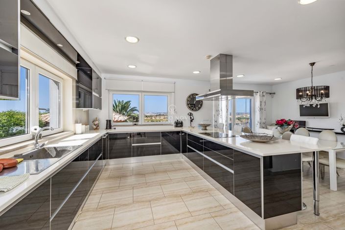 Image No.50-6 Bed Villa for sale